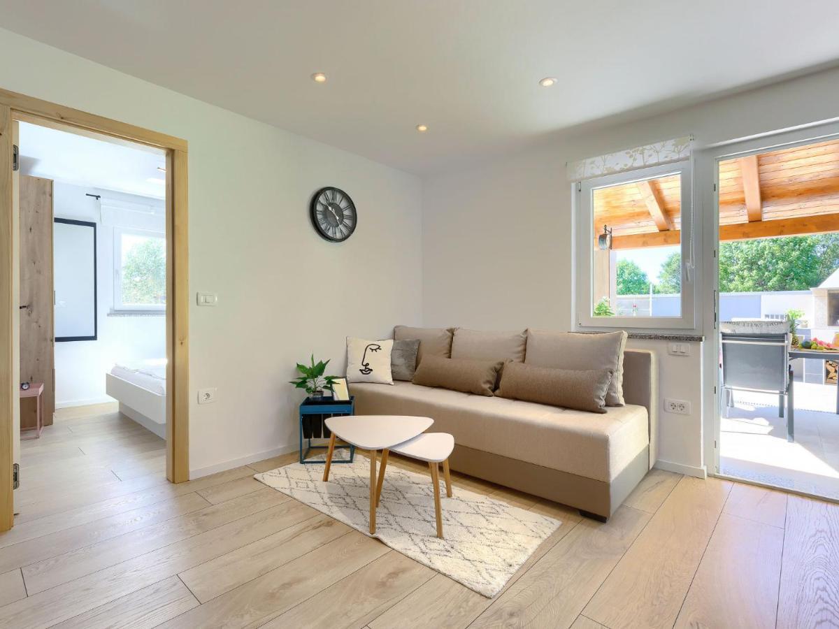 Holiday Home Laura By Interhome Пула Екстериор снимка